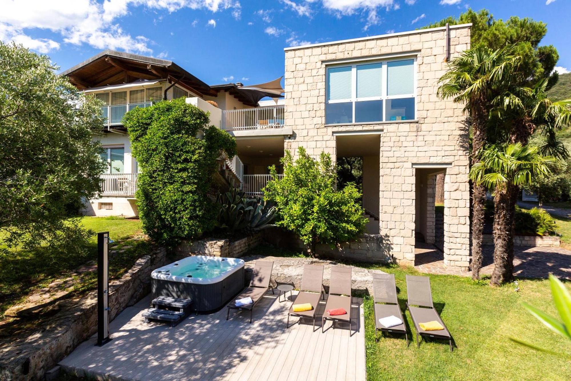 Lake House La Gemma Riva del Garda Ngoại thất bức ảnh